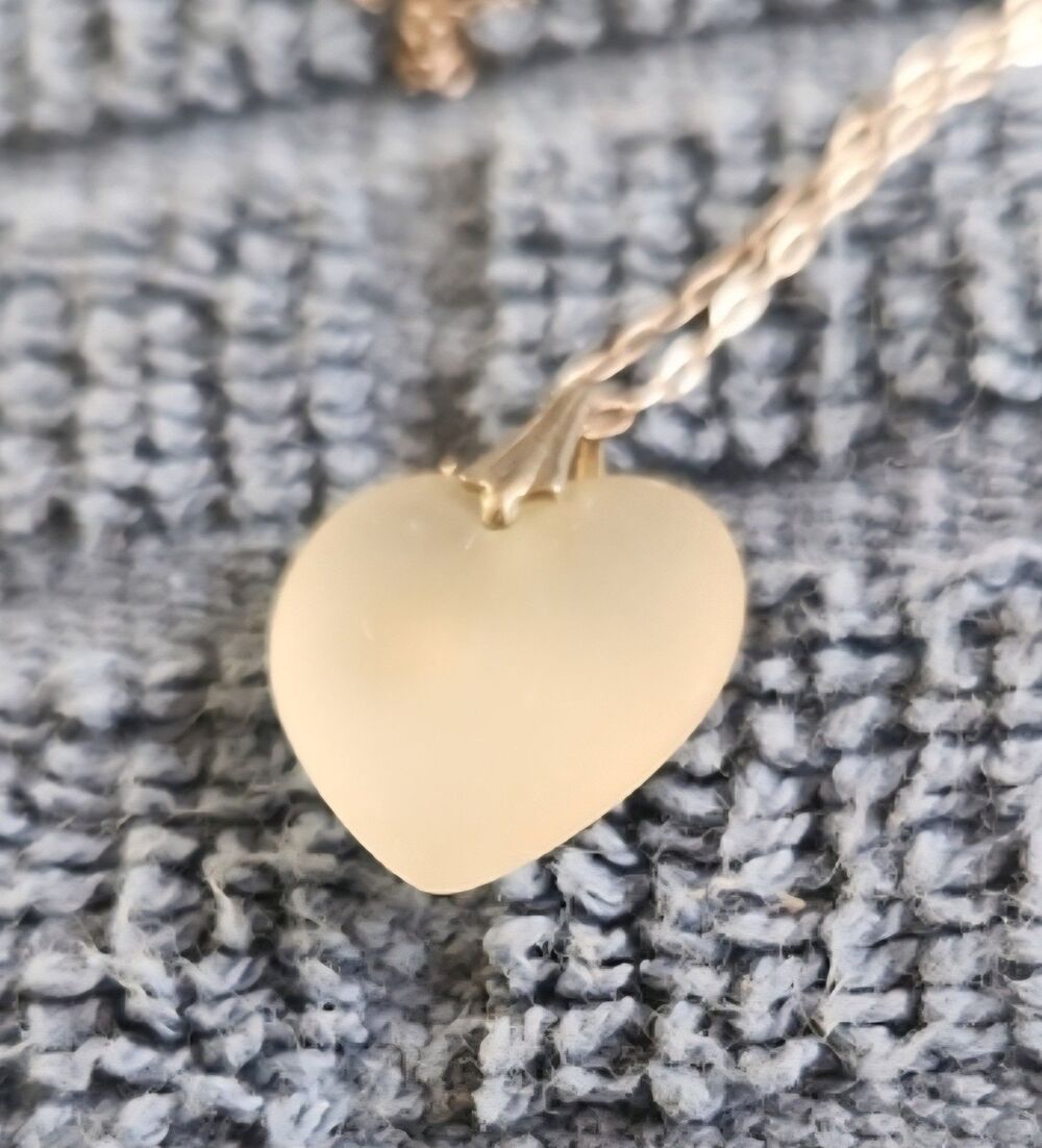 Vintage Silver Tone Frosted Heart Pendant Necklace - Picture 3 of 4